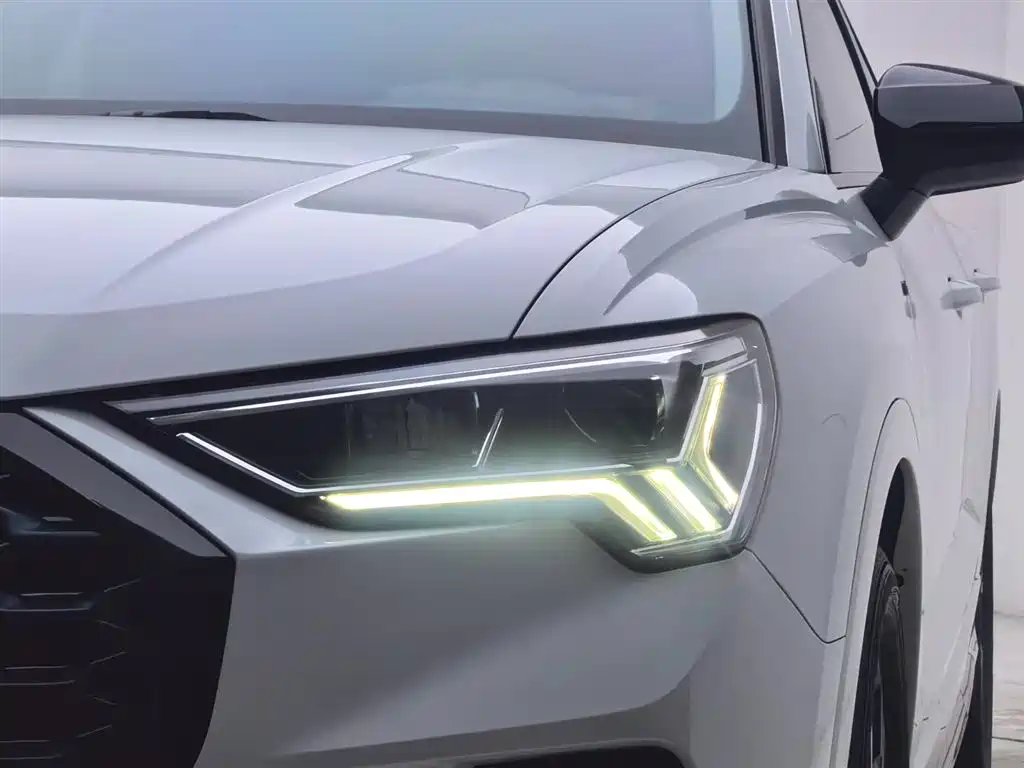 Audi Q3 Sportback 2022 — фото 20