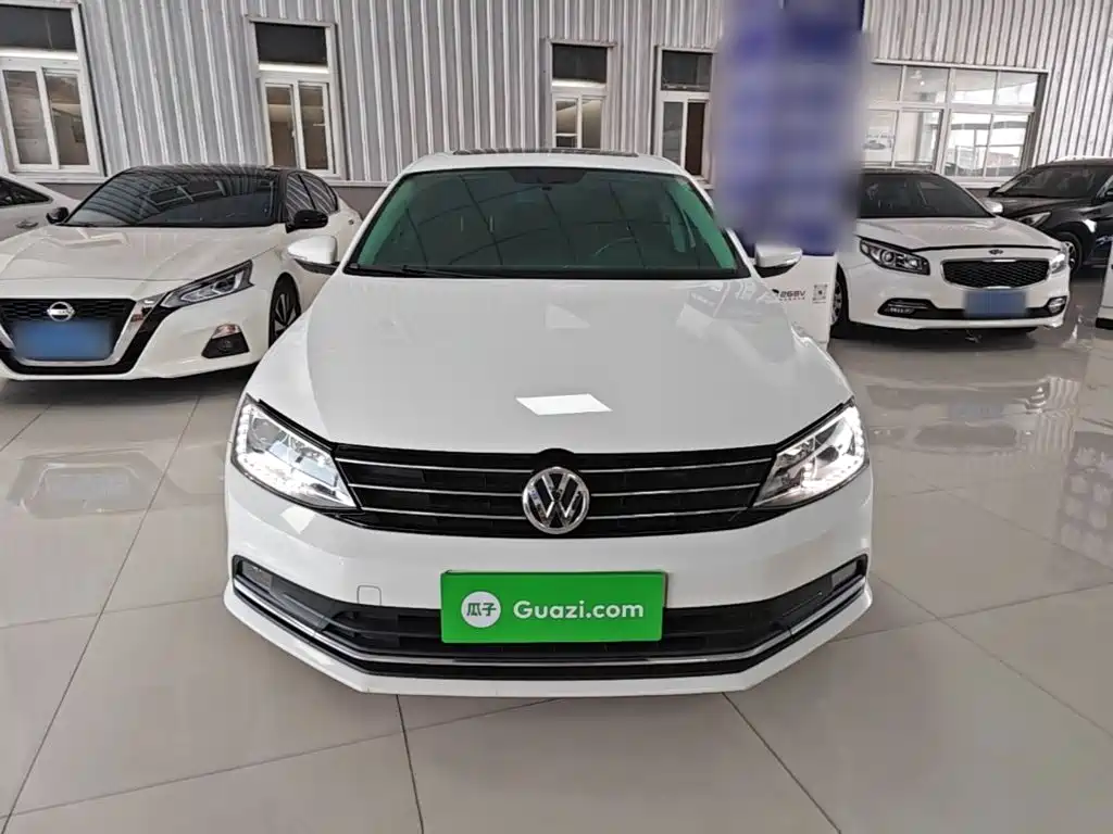 Volkswagen Sagitar 2016