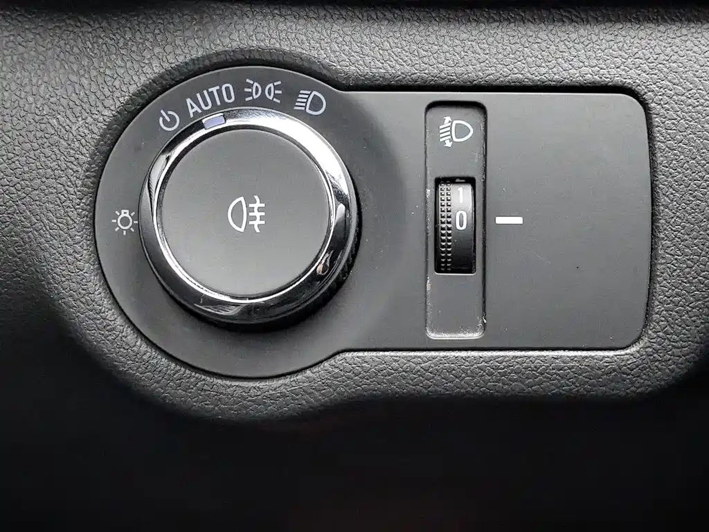 Chevrolet Cruze 2023 — фото 21