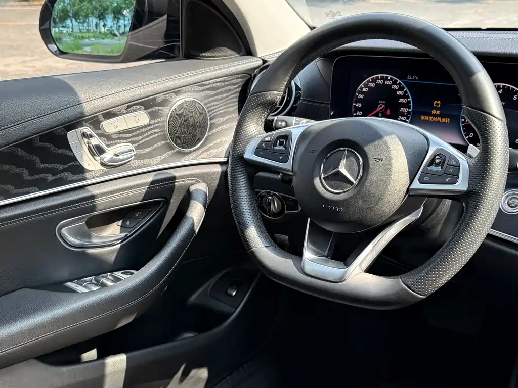 Mercedes-Benz E-Class 2018 — фото 16