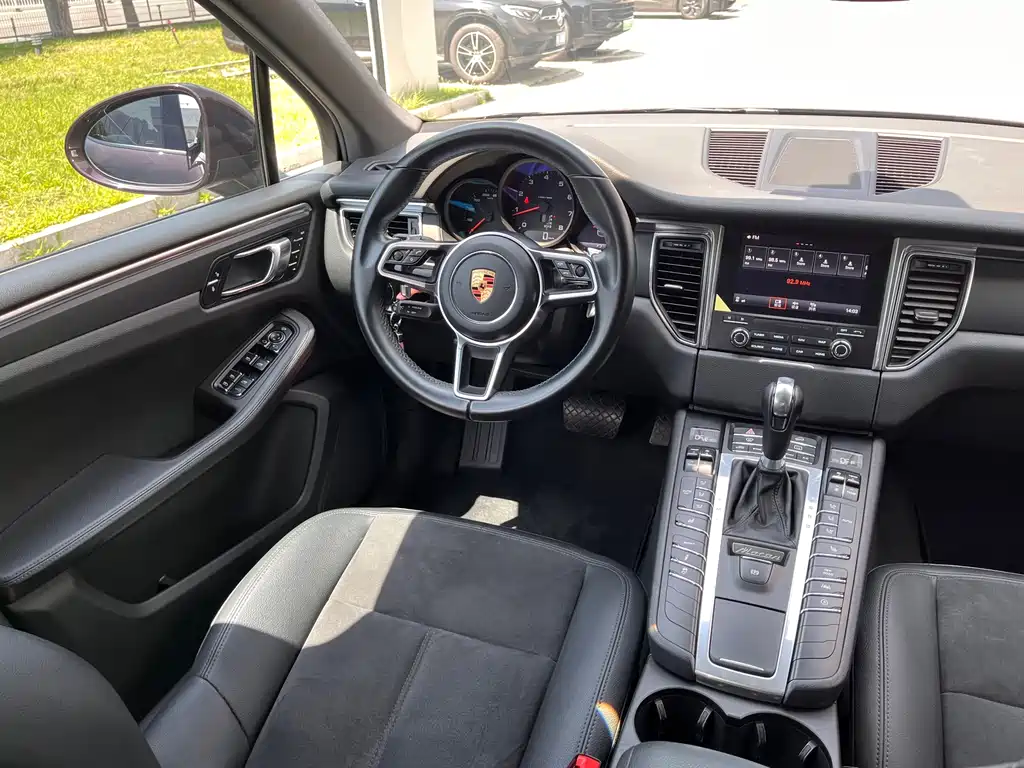 Porsche Macan 2016 — фото 8