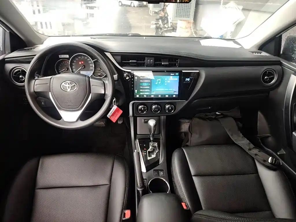 Toyota Corolla 2018 — фото 10