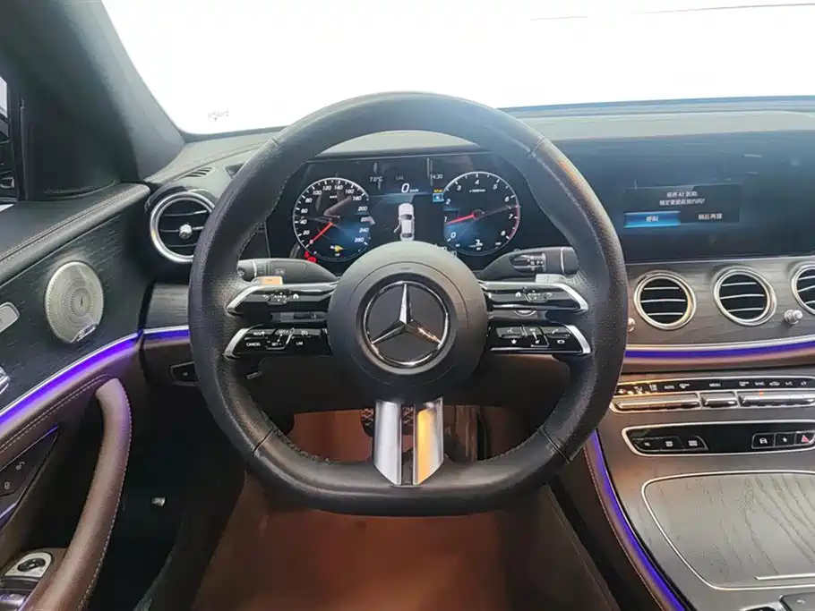 Mercedes-Benz E-Class 2023 — фото 15