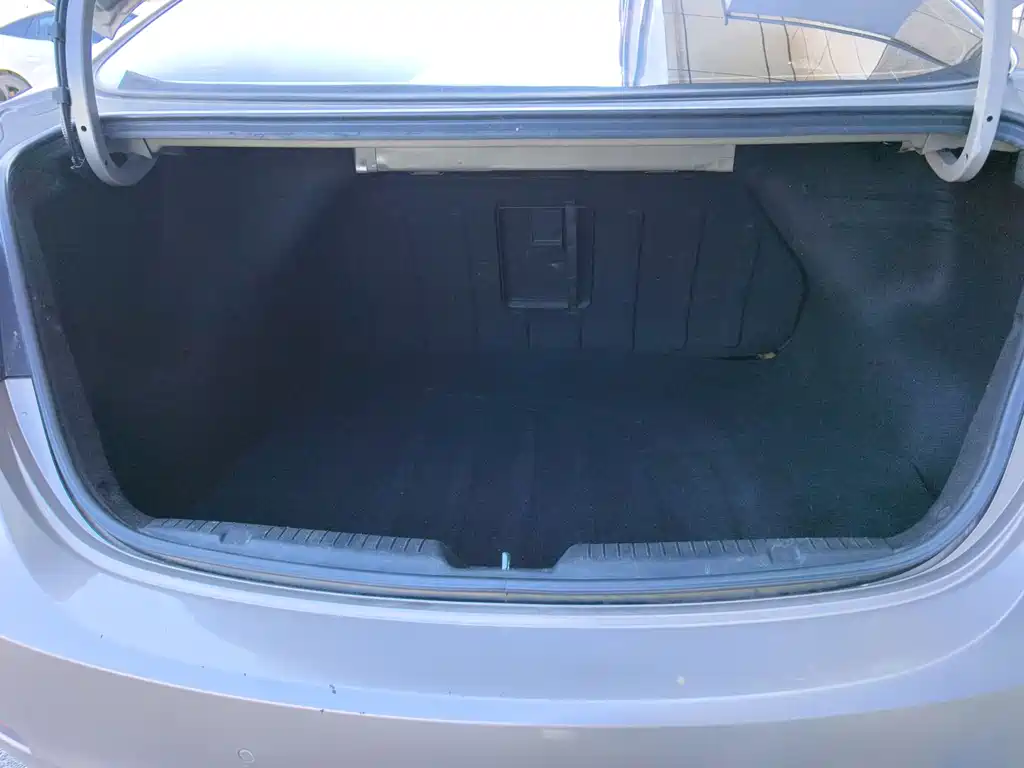 Hyundai Elantra Langdong 2016 — фото 14
