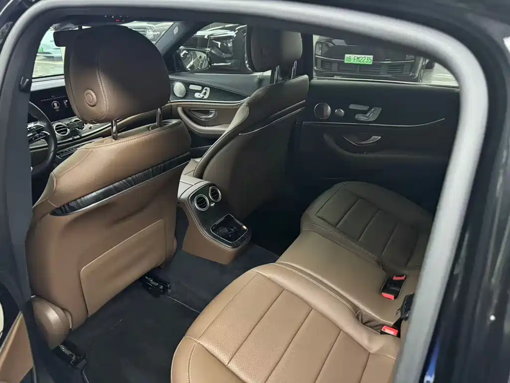 Mercedes-Benz E-Class 2022 — фото 15