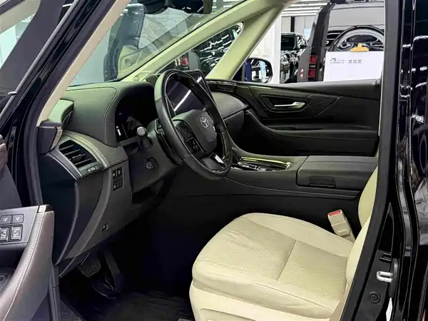 Toyota Alphard 2024