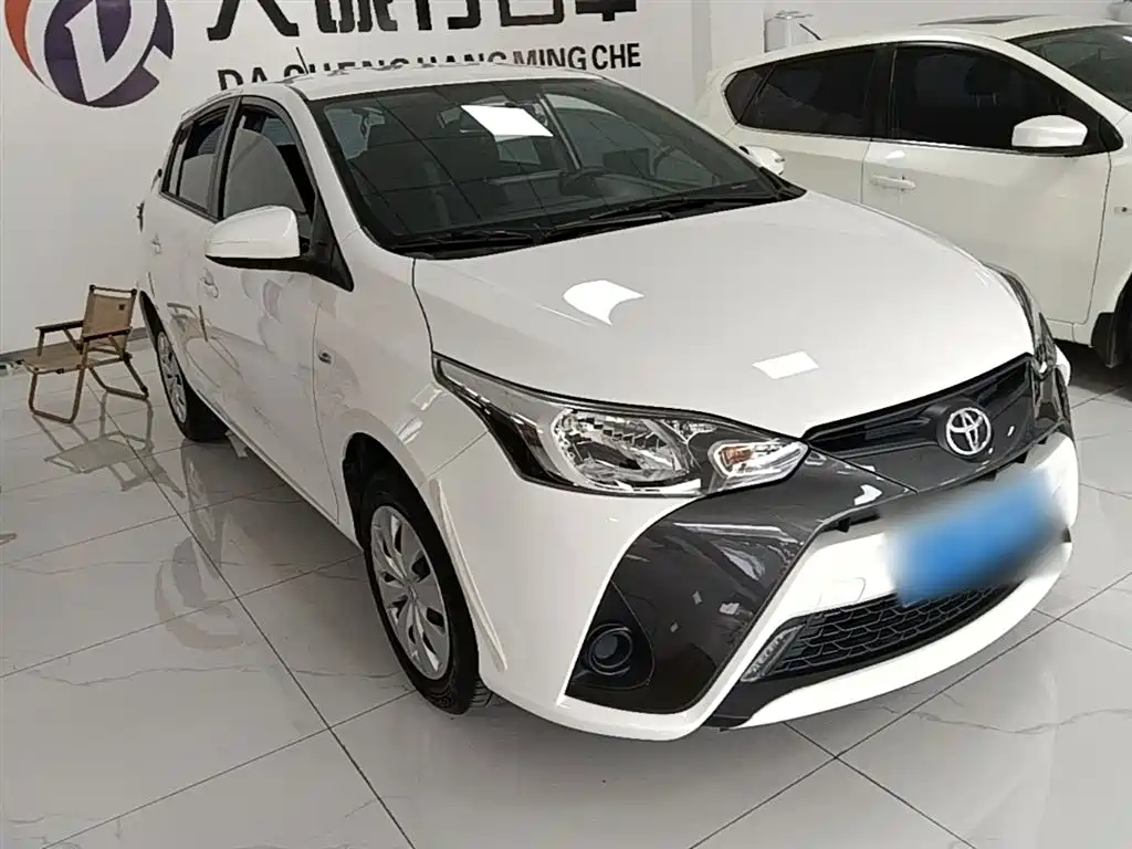 Toyota Yaris L 2022 — фото 4