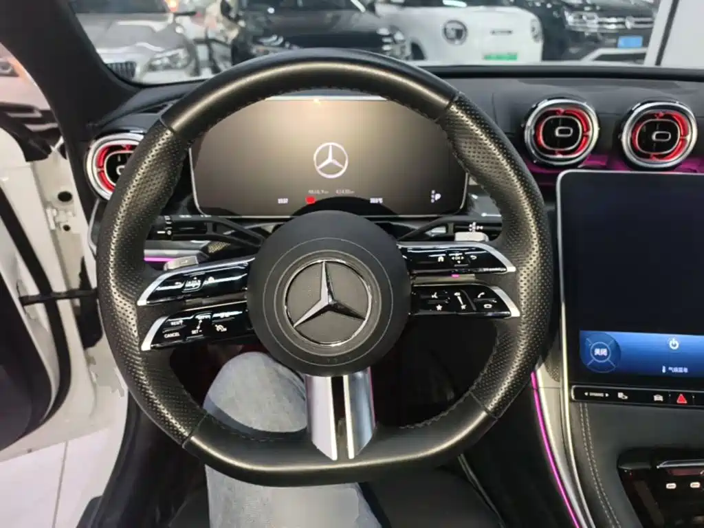 Mercedes-Benz C-Class 2024