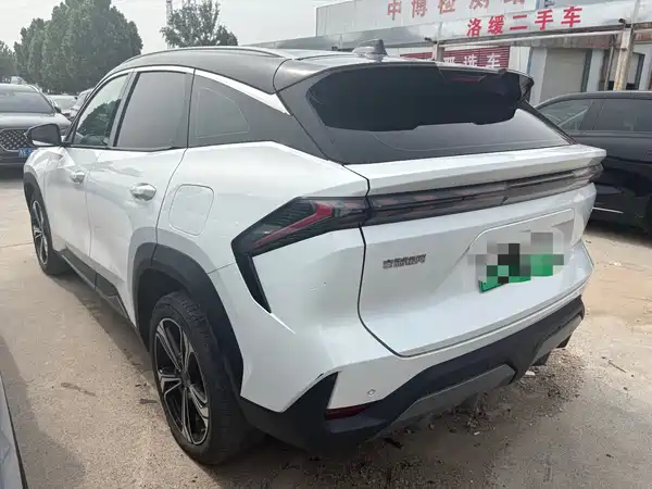 Geely Galaxy L7 2024