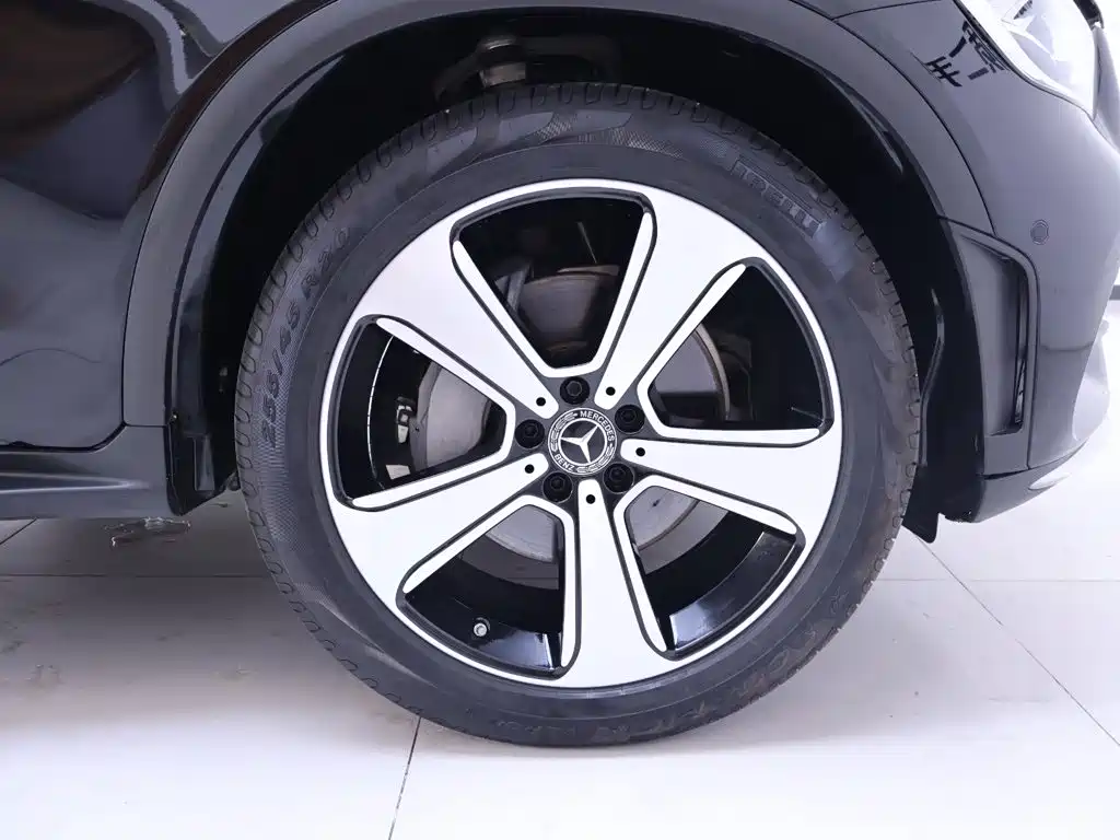 Mercedes-Benz GLC 2023