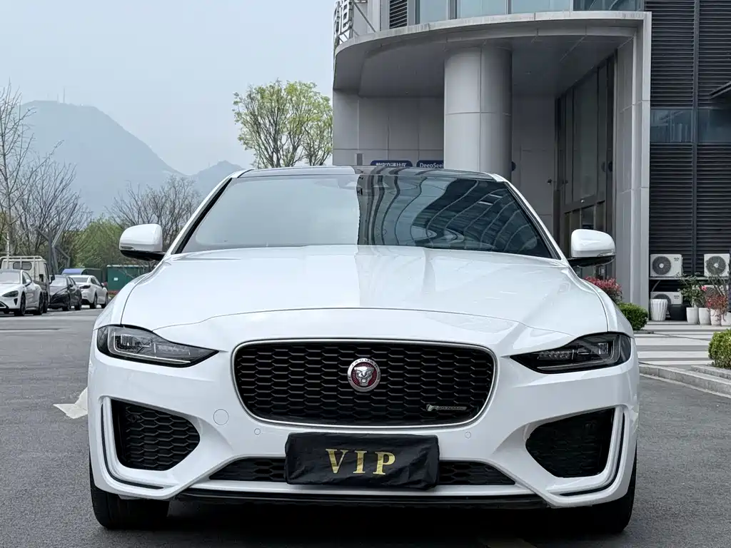 Jaguar XEL 2021 — фото 2