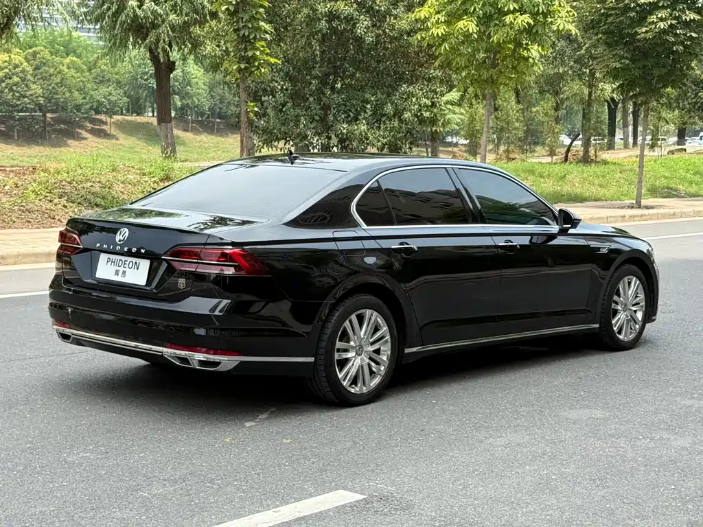 Volkswagen Phideon 2018 — фото 7