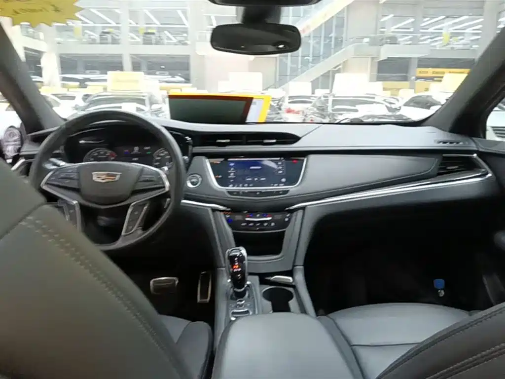 Cadillac XT5 2021 — фото 10