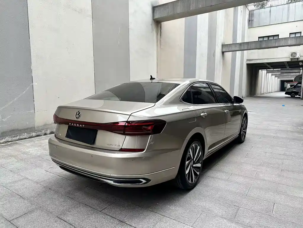 Volkswagen Passat 2022