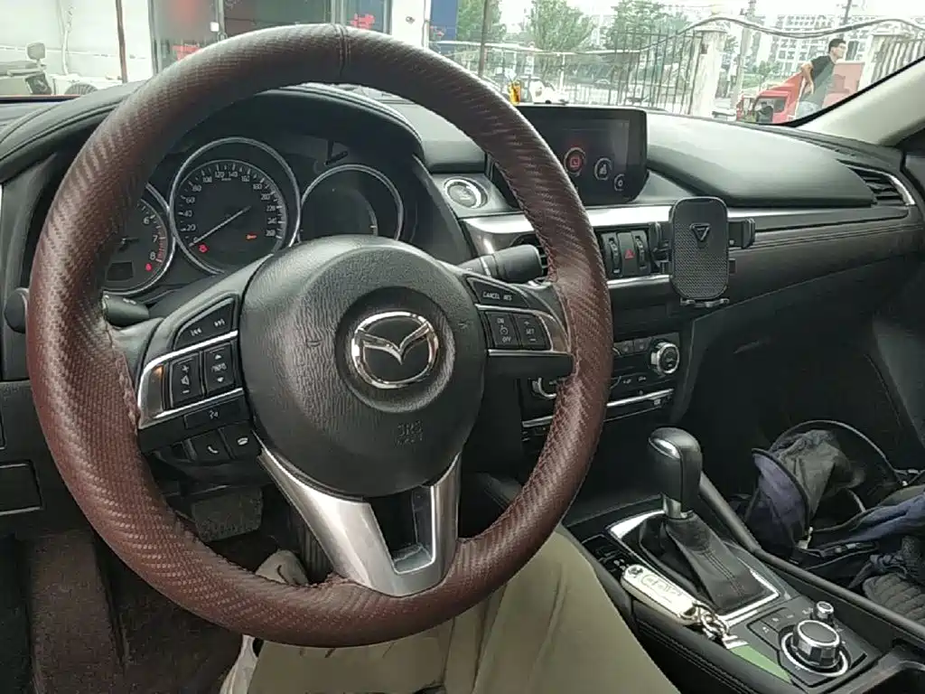 Mazda Atenza 2017 — фото 10