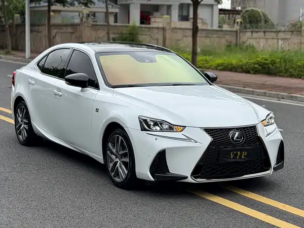 Lexus IS 2017