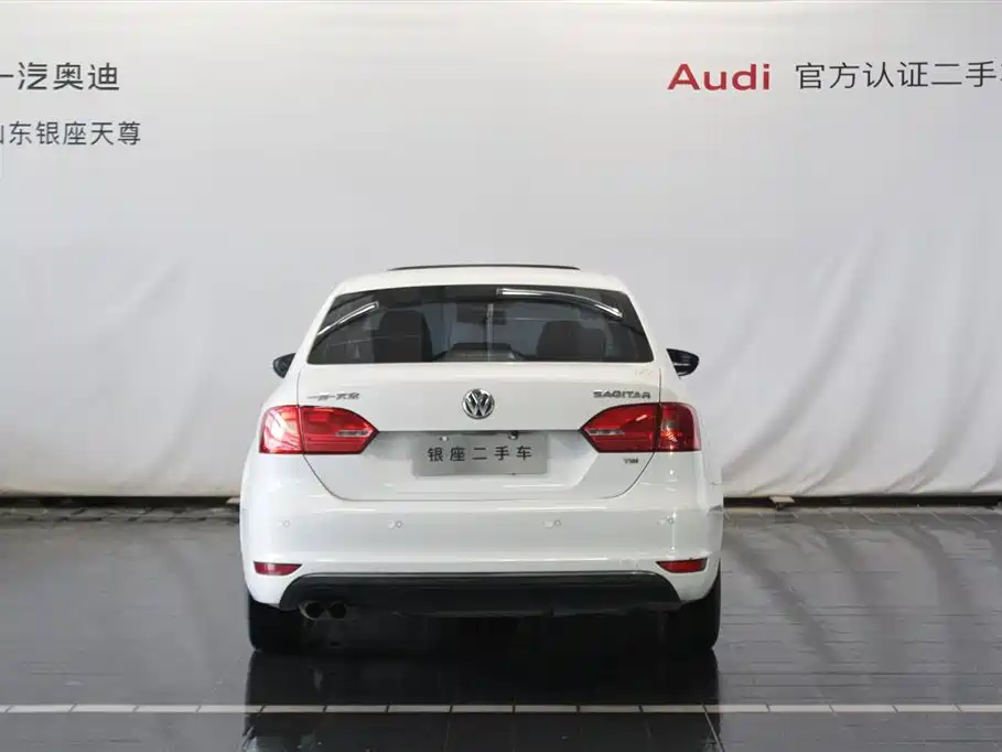 Volkswagen Sagitar 2015