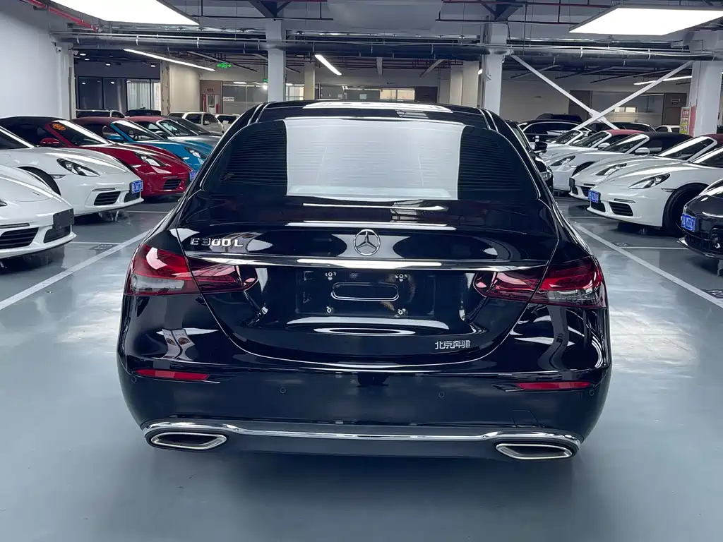 Mercedes-Benz E-Class 2023 — фото 16