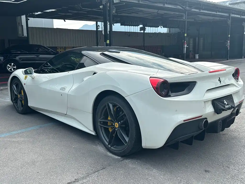 Ferrari 488 2017 — фото 4