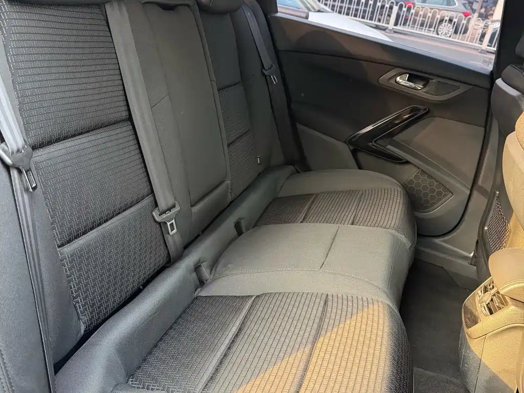 Peugeot 508 2014 — фото 9