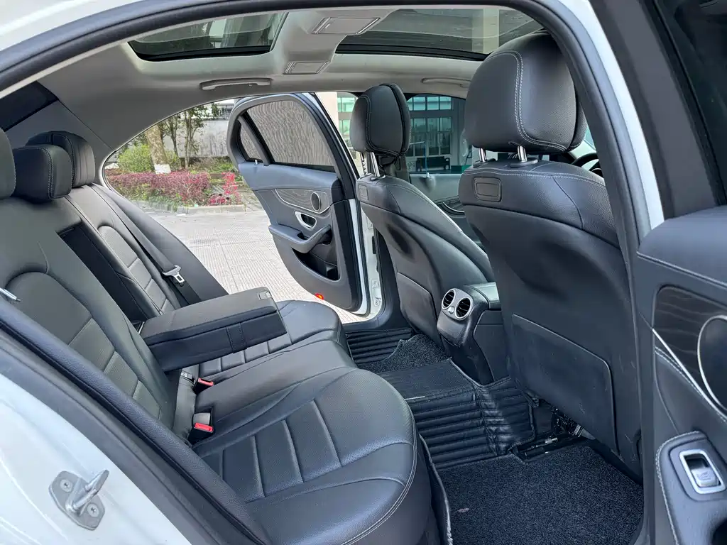 Mercedes-Benz C-Class 2018 — фото 11