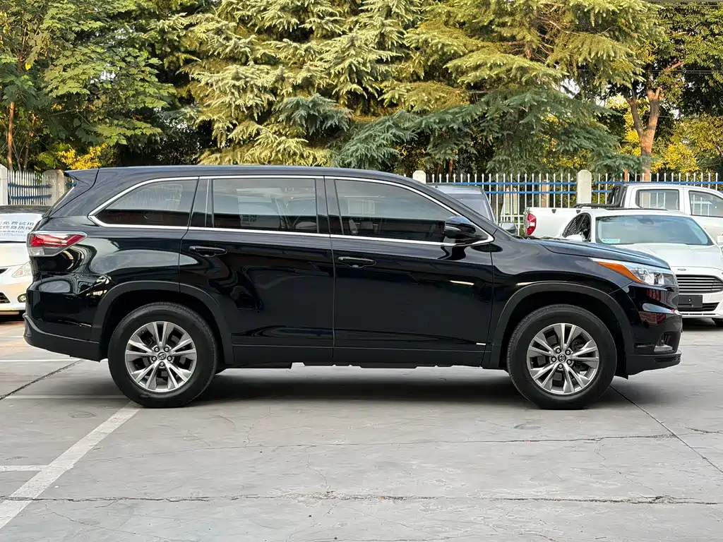 Toyota Highlander 2018 — фото 15