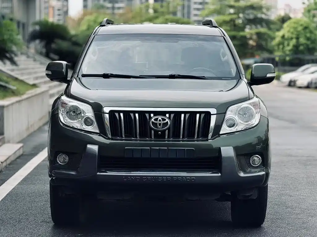 Toyota Prado 2013 — фото 2