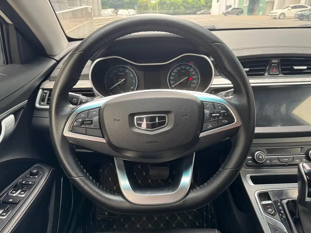 Geely Emgrand 2019 — фото 10