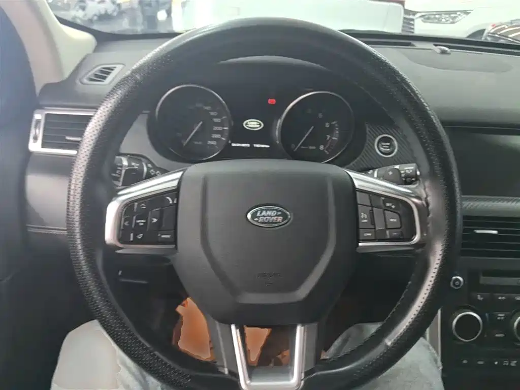 Land Rover Discovery Sport 2016 — фото 11