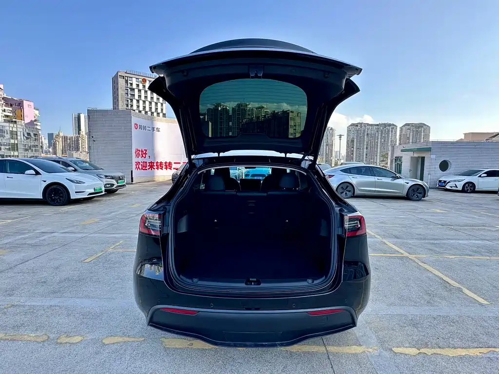 Tesla Model Y 2023 — фото 9