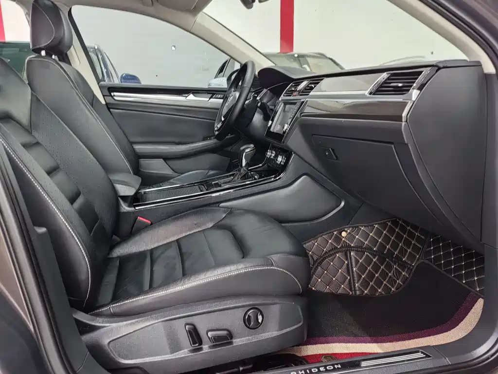 Volkswagen Phideon 2017 — фото 19