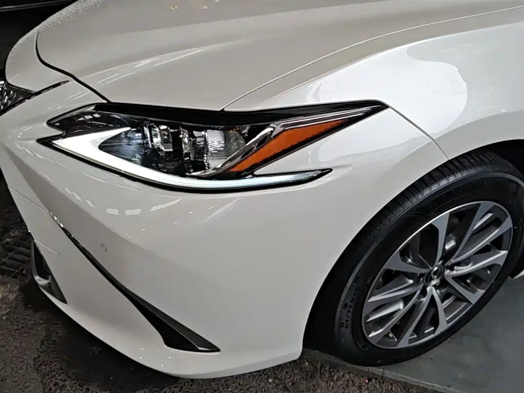 Lexus ES 2022 — фото 24
