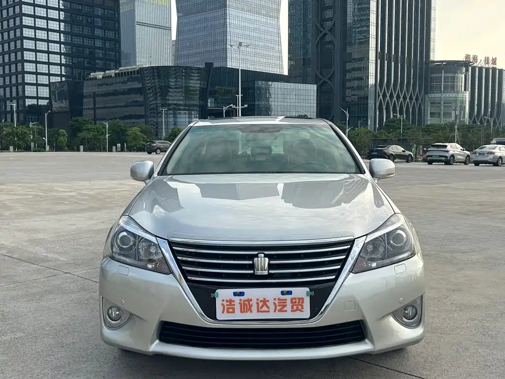Toyota Crown 2012 — фото 2