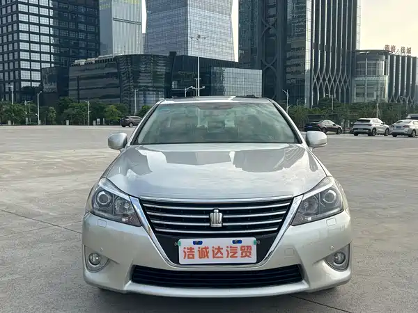 Toyota Crown 2012