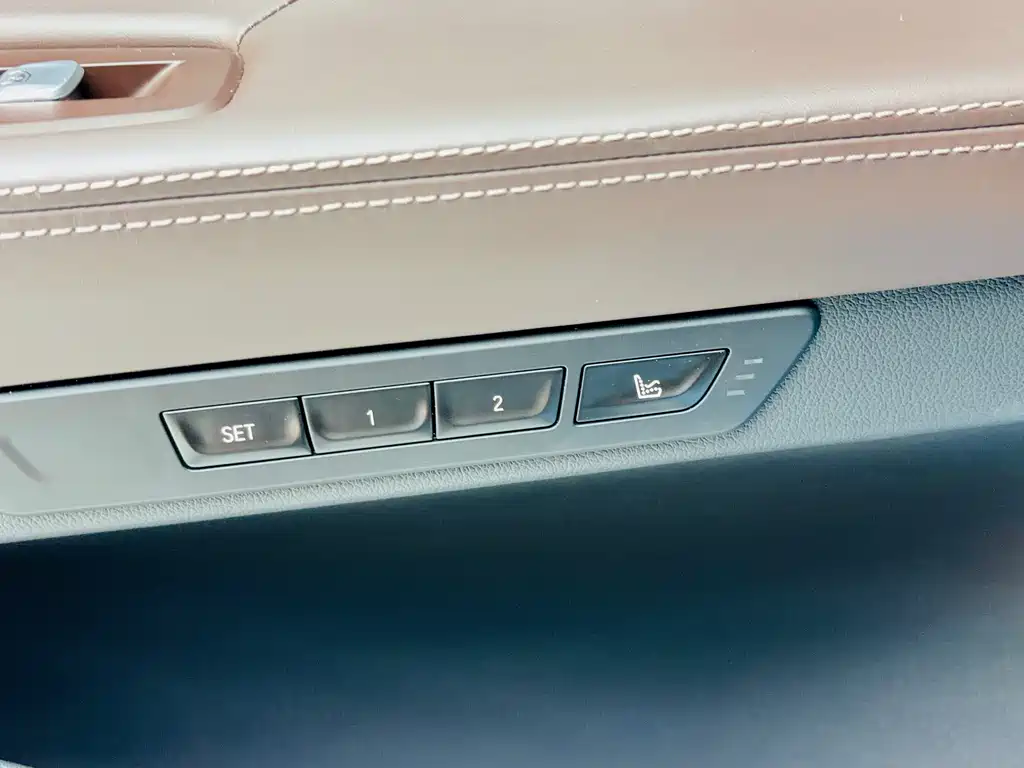 BMW 7 Series 2018 — фото 8