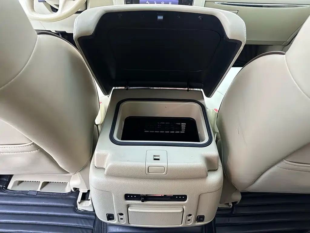 Nissan Patrol 2020 — фото 16