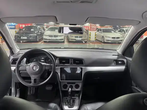 Volkswagen Lavida 2013