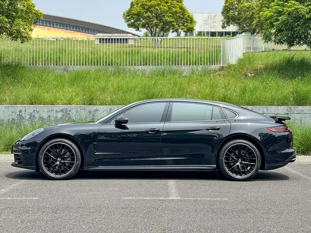 Porsche Panamera 2019 — фото 6