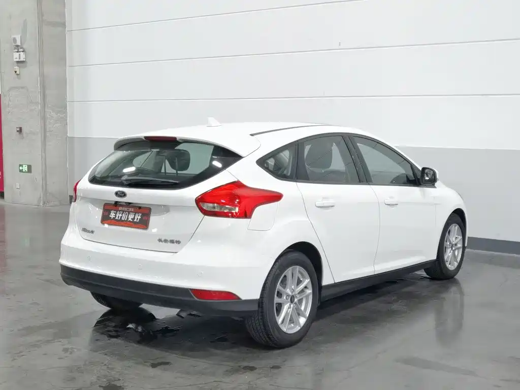 Ford Focus 2018 — фото 2