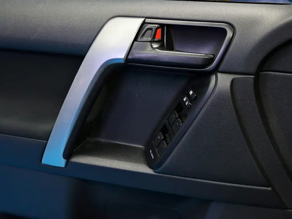 Toyota Prado 2017 — фото 17