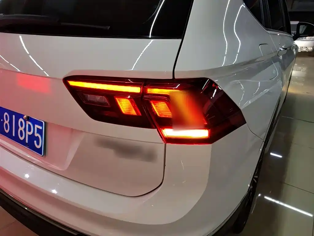 Volkswagen Tiguan L 2020 — фото 8