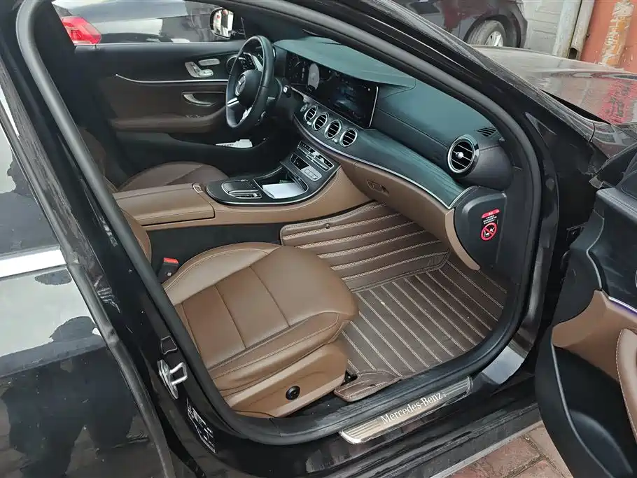 Mercedes-Benz E-Class 2023 — фото 8