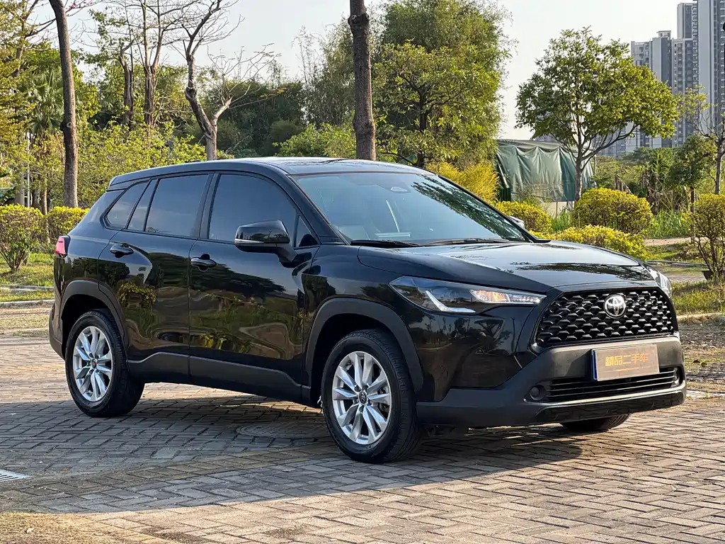 Toyota Corolla Cross 2023 — фото 3