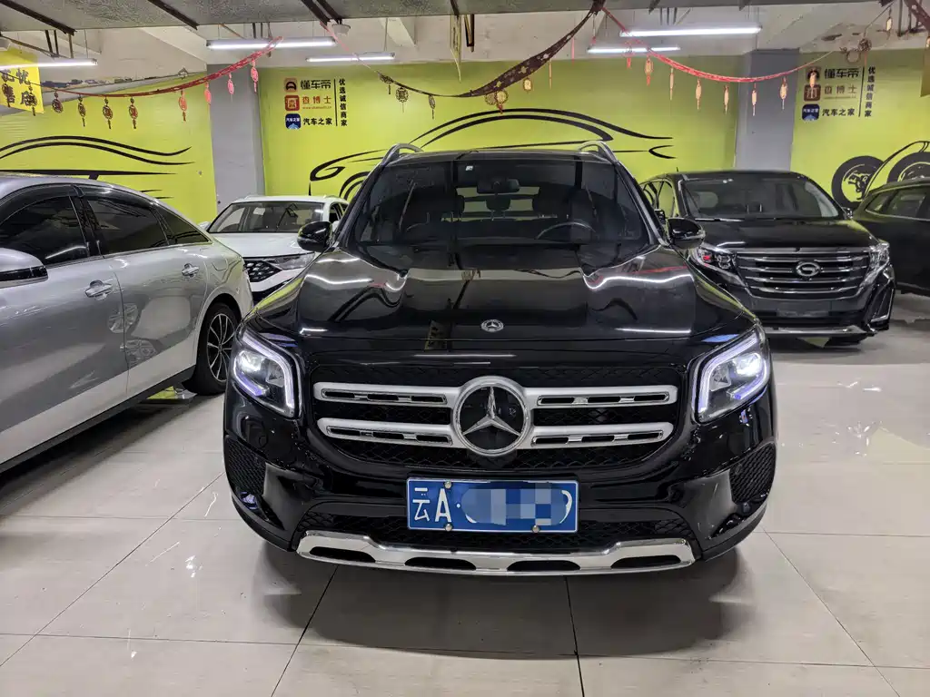 Mercedes-Benz GLB 2023
