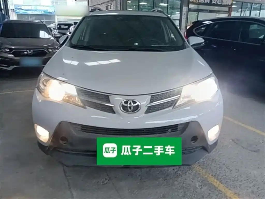 Toyota RAV4 2016 — фото 3