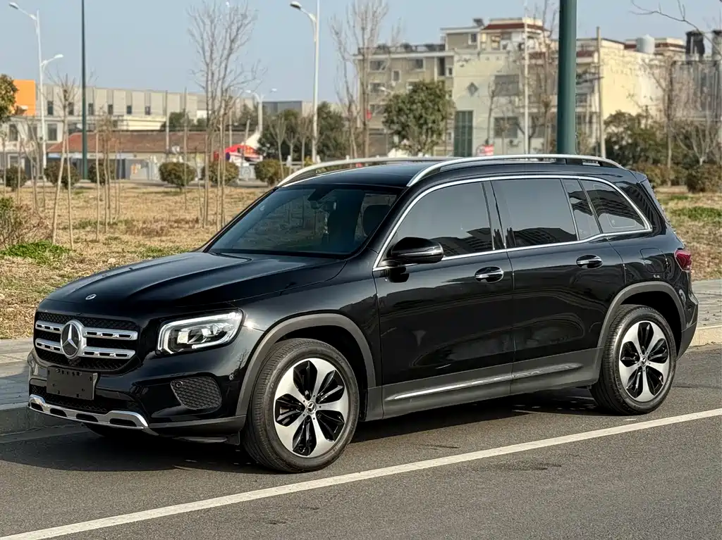 Mercedes-Benz GLB 2023 — фото 1