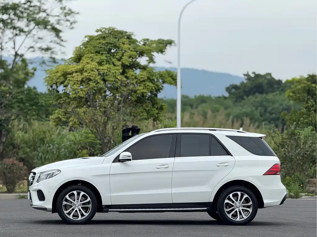 Mercedes-Benz GLE 2015 — фото 17