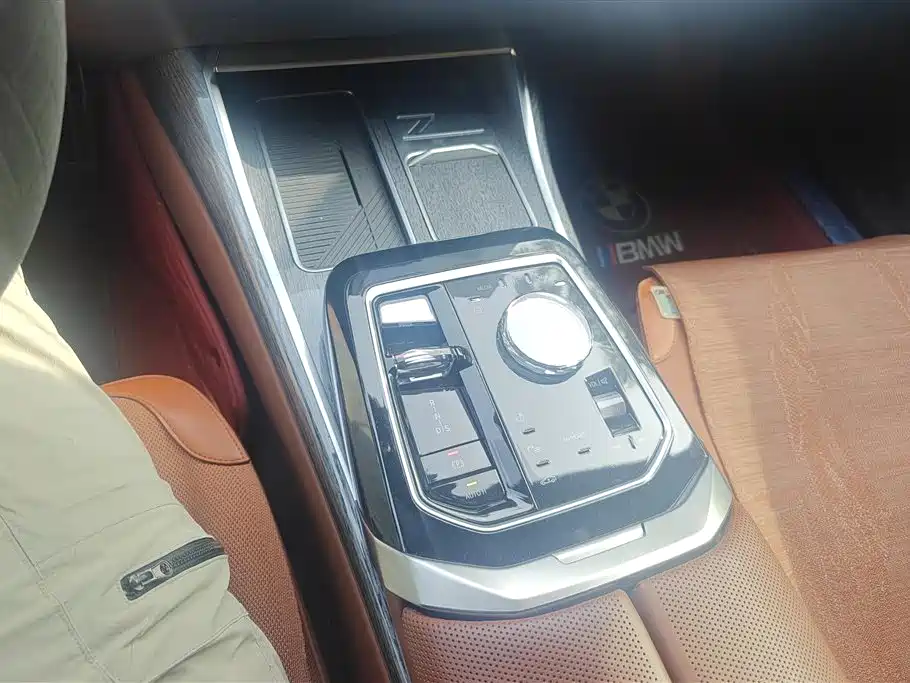 BMW 7 Series 2023 — фото 16
