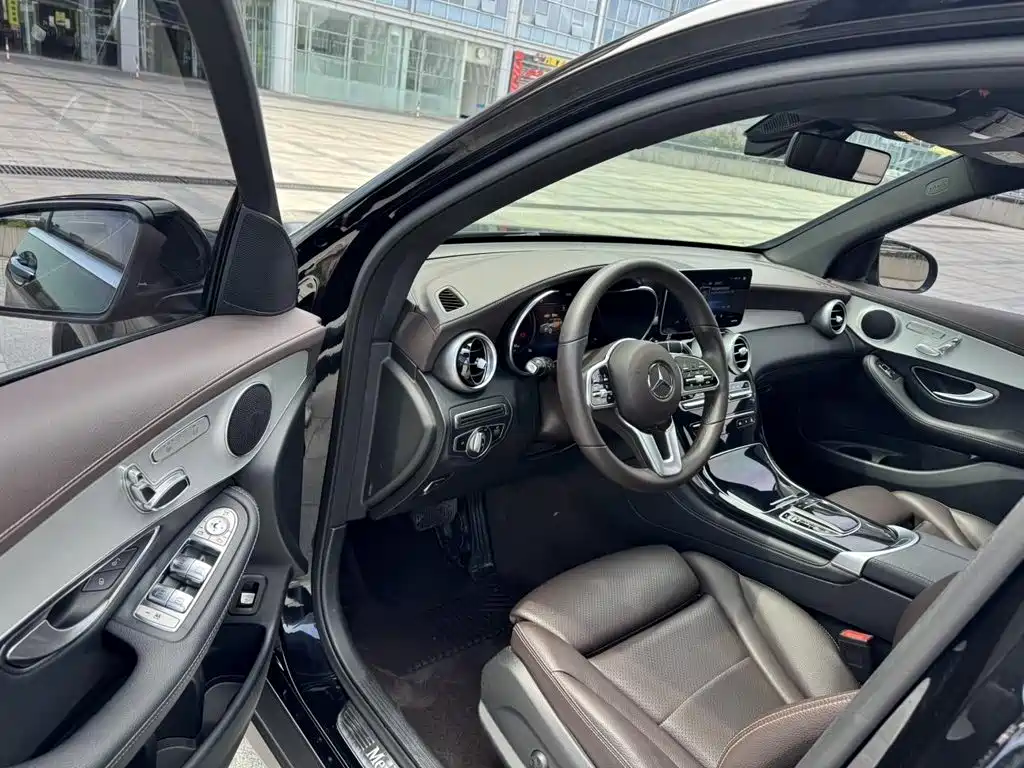 Mercedes-Benz GLC 2020 — фото 19