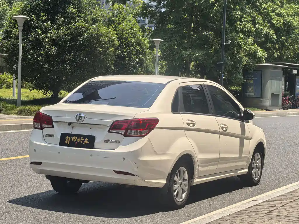 BAIC Motor E Series 2015 — фото 17